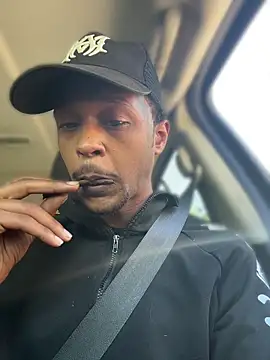 rayyymack online show from April 27, 2026, 6:39 pm