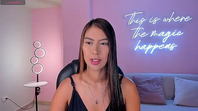 Snapshot of ArianaDumont chatting on February 1, 2026, 10:57 am ArianaDumont online show from February 1, 2026, 10:57 am