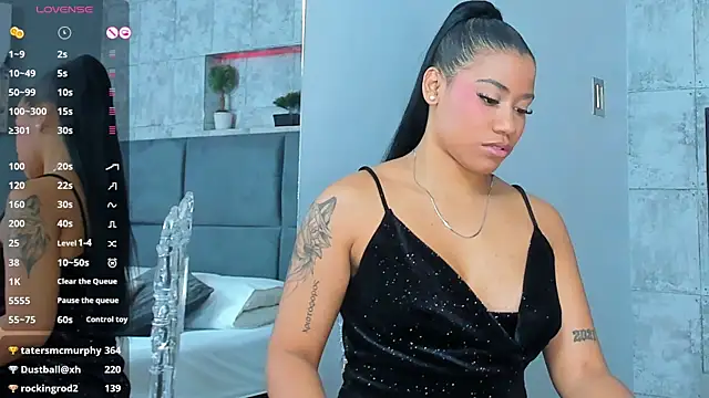 Snapshot of Salome_Diaz_ chatting on March 6, 2025, 10:15 pm Salome Diaz online show from March 6, 2025, 10:15 pm