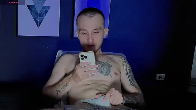 Snapshot of Dylanwhite23_ chatting on February 14, 2026, 4:45 am Dylanwhite23 online show from February 14, 2026, 4:45 am