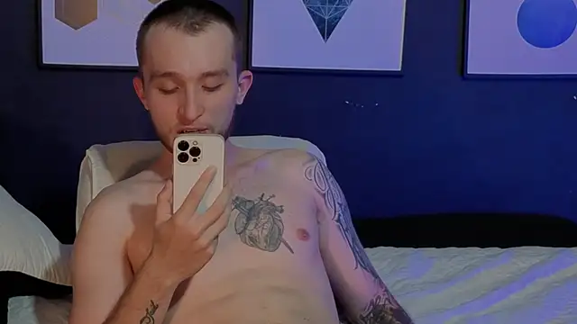 Snapshot of Dylanwhite23_ chatting on February 27, 2026, 1:28 am Dylanwhite23 online show from February 27, 2026, 1:28 am