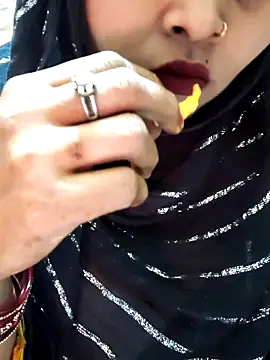 Snapshot of Indian-Nazia chatting on February 2, 2026, 5:01 pm Indian-Nazia online show from February 2, 2026, 5:01 pm