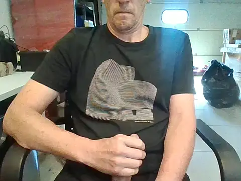 Raimundo1971 online show from December 18, 2025, 2:21 pm