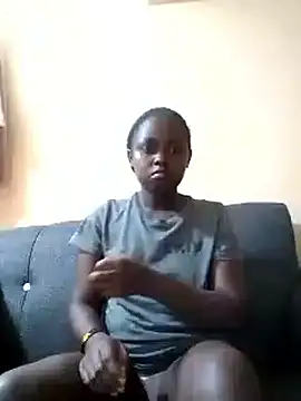 Sweetcecie01 online show from November 12, 2025, 9:29 pm