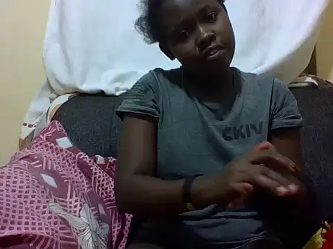 Snapshot of Sweetcecie01 chatting on May 3, 2026, 8:01 pm Sweetcecie01 online show from May 3, 2026, 8:01 pm