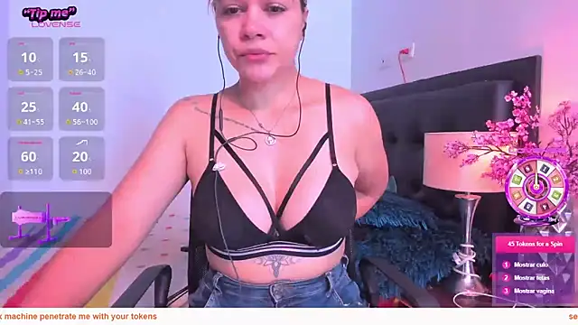 Snapshot of daniela_beauty chatting on June 4, 2026, 11:42 pm daniela beauty online show from June 4, 2026, 11:42 pm