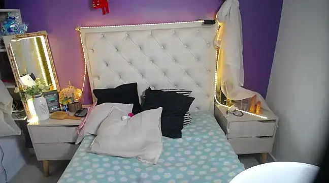 Snapshot of Ingrid_Casas chatting on February 1, 2025, 8:26 pm Ingrid Casas online show from February 1, 2025, 8:26 pm