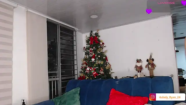 ashely ryan24 online show from December 1, 2025, 11:27 pm