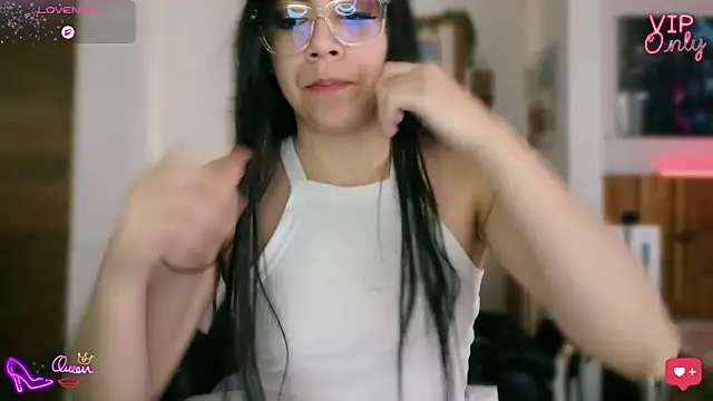 LauGrayJ online show from April 14, 2026, 1:27 pm