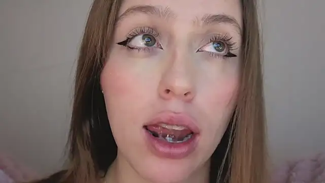 SofiaGc online show from October 8, 2025, 3:52 am