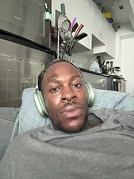 Snapshot of Trillmonster chatting on February 27, 2026, 4:07 pm Trillmonster online show from February 27, 2026, 4:07 pm