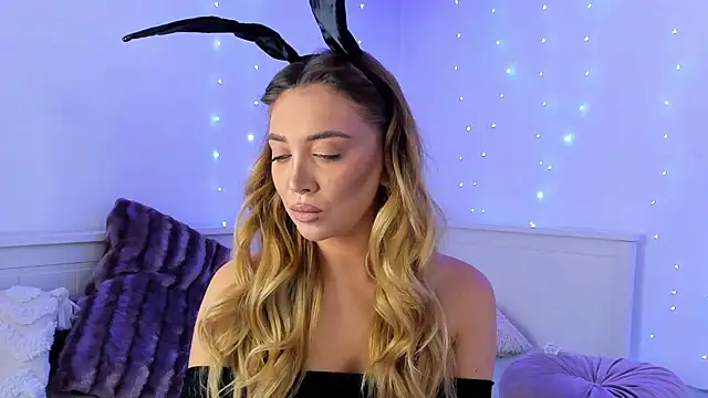 Snapshot of Jessielle chatting on December 19, 2024, 11:29 am Jessielle online show from December 19, 2024, 11:29 am