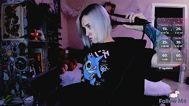 NaniMoore online show from November 8, 2025, 9:07 pm