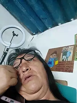 clarita 01 online show from June 3, 2026, 2:33 pm