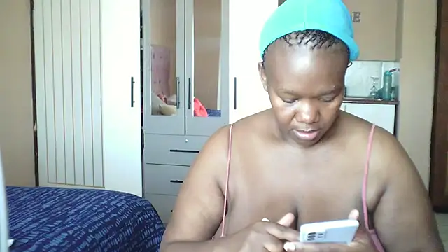 XXXGIANTBOOBS online show from September 17, 2025, 8:16 am