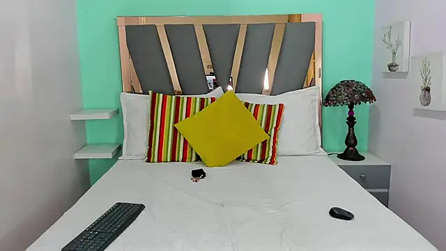 Ethan lennox online show from December 22, 2025, 8:09 pm