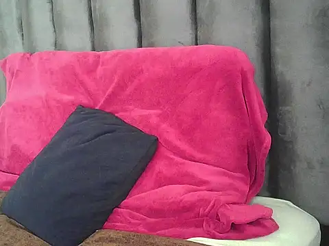 SuvieyX online show from April 10, 2026, 6:09 am