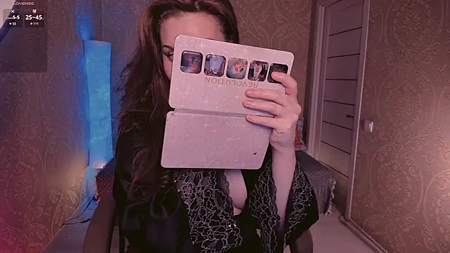 Eesmaaarrr online show from October 25, 2025, 11:27 pm