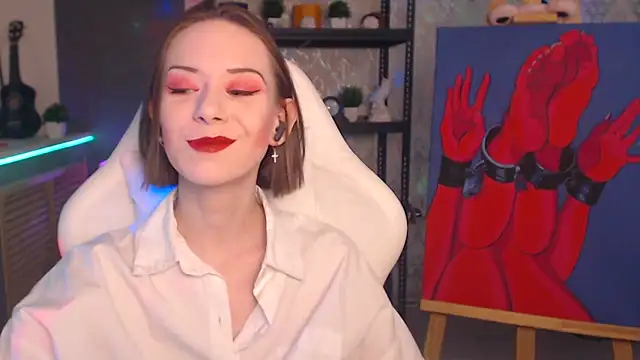 FascinatingEyess online show from December 23, 2025, 6:23 am