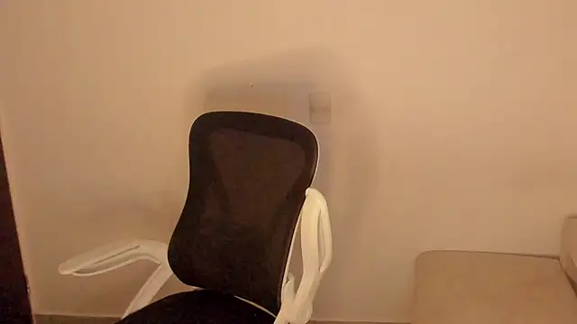 laurent nova online show from January 7, 2026, 11:04 am