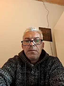Snapshot of Picolo4111 chatting on October 19, 2025, 7:11 am Picolo4111 online show from October 19, 2025, 7:11 am