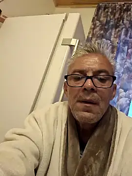 Snapshot of Picolo4111 chatting on October 5, 2025, 5:42 am Picolo4111 online show from October 5, 2025, 5:42 am