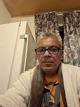 Snapshot of Picolo4111 chatting on September 29, 2025, 2:29 am Picolo4111 online show from September 29, 2025, 2:29 am