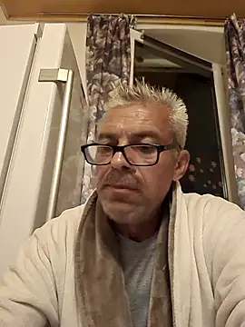 Snapshot of Picolo4111 chatting on October 5, 2025, 5:47 pm Picolo4111 online show from October 5, 2025, 5:47 pm