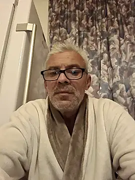 Snapshot of Picolo4111 chatting on October 18, 2025, 6:32 pm Picolo4111 online show from October 18, 2025, 6:32 pm