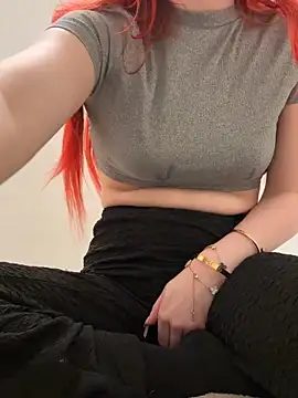 Holly-Glamour online show from October 16, 2025, 12:41 am