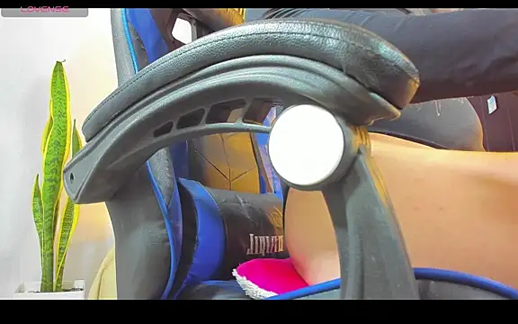 jessicaJonss online show from February 15, 2026, 9:25 pm