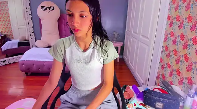 Snapshot of Iris_Stone_ chatting on January 21, 2025, 10:30 am Iris Stone online show from January 21, 2025, 10:30 am