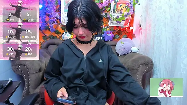 Snapshot of ravenn_20 chatting on October 17, 2025, 11:34 am ravenn 20 online show from October 17, 2025, 11:34 am