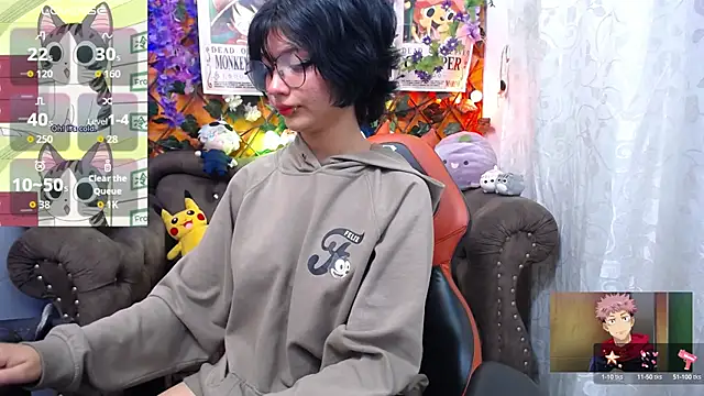 Snapshot of ravenn_20 chatting on October 14, 2025, 11:33 am ravenn 20 online show from October 14, 2025, 11:33 am