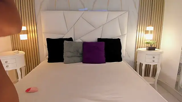 belacampbell online show from September 16, 2025, 5:08 am