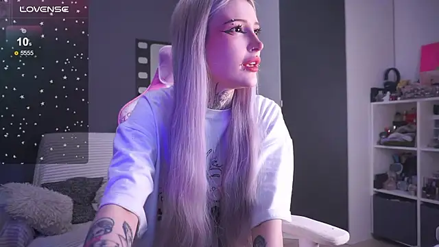 fraulein mooon online show from January 12, 2026, 6:26 pm