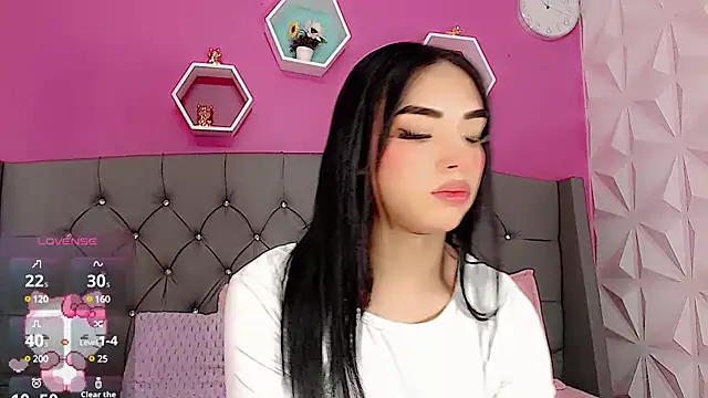 Sofi hdz online show from March 23, 2025, 2:04 am