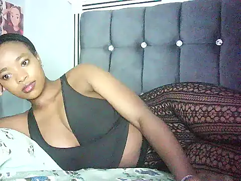 Cryaluna online show from May 23, 2026, 7:40 am