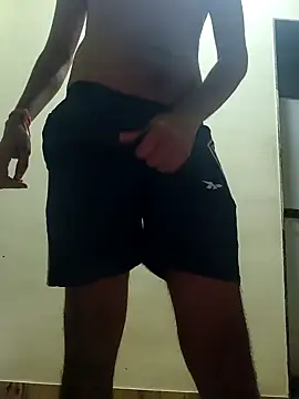 Collegeboywithbigweapan21 online show from November 5, 2025, 5:27 pm