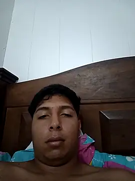 Caluis06 online show from May 10, 2026, 7:49 pm