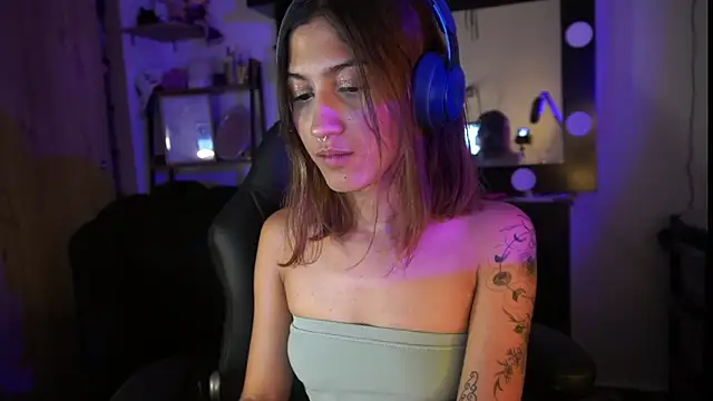 MissKorah online show from February 1, 2025, 5:18 am