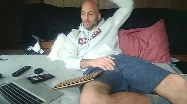 Disdikisgr8x5 online show from March 2, 2025, 9:30 pm