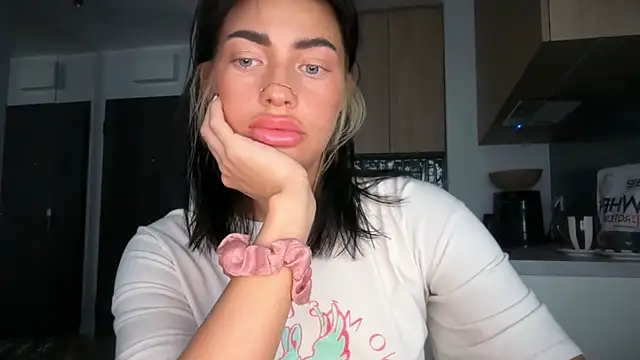 Marakuia054 online show from November 17, 2025, 7:01 am