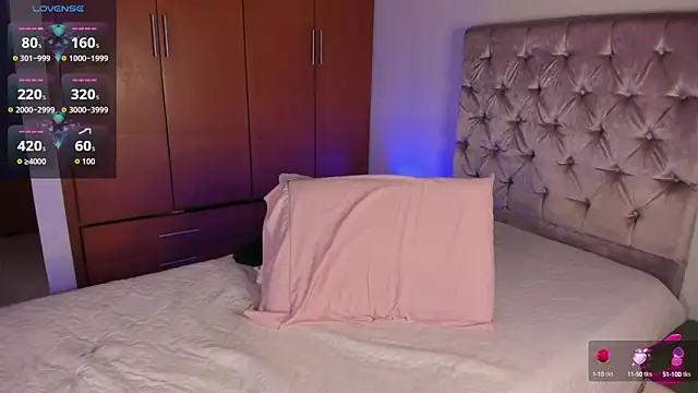 Snapshot of AlannaLove__ chatting on September 9, 2025, 12:10 am AlannaLove online show from September 9, 2025, 12:10 am