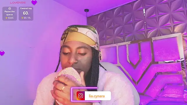 Queen perla  online show from March 29, 2026, 5:36 pm