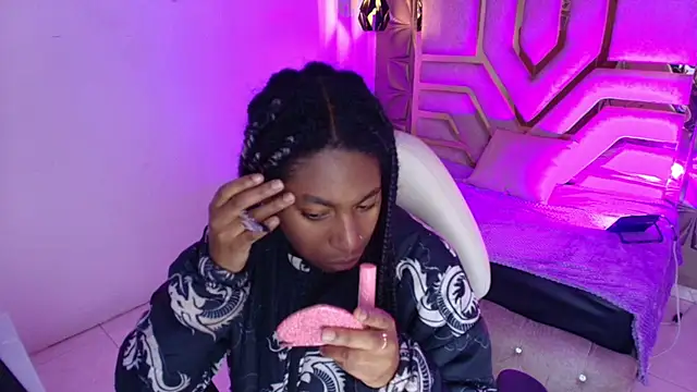 Queen perla  online show from February 25, 2026, 12:16 pm