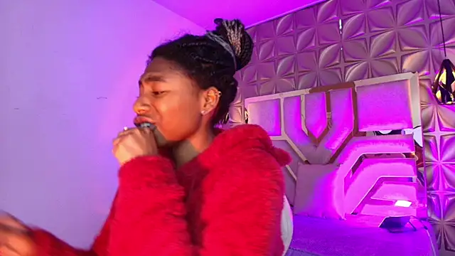 Queen perla  online show from February 28, 2026, 12:16 pm