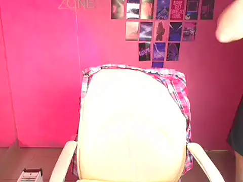 Lissmilf online show from February 12, 2026, 12:38 pm