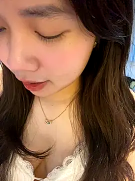 Hotellinh12 online show from October 27, 2025, 4:52 pm