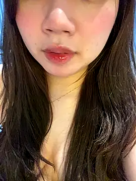 Hotellinh12 online show from October 29, 2025, 5:01 pm